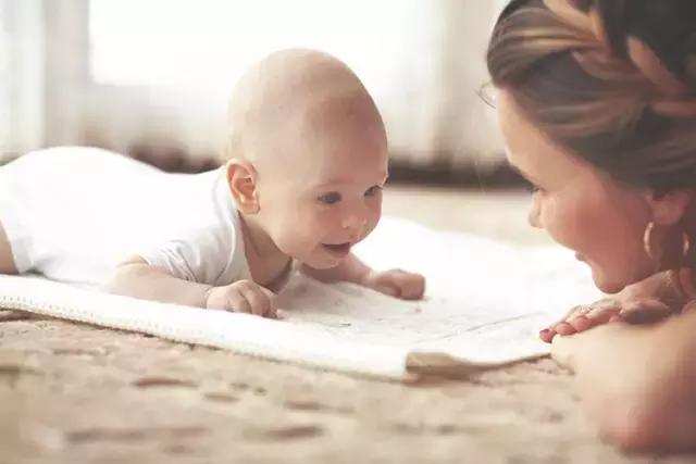 宝宝头部不稳定是什么原因,宝宝头部下垂是什么原因