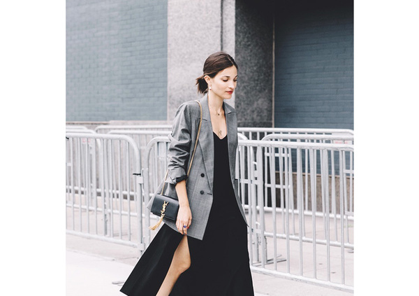 每个人应具备一条小黑裙,每个女生夏天都应该有条小黑裙