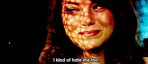 图是认真的，他们的衣橱里只有一件衣服：皮夹克