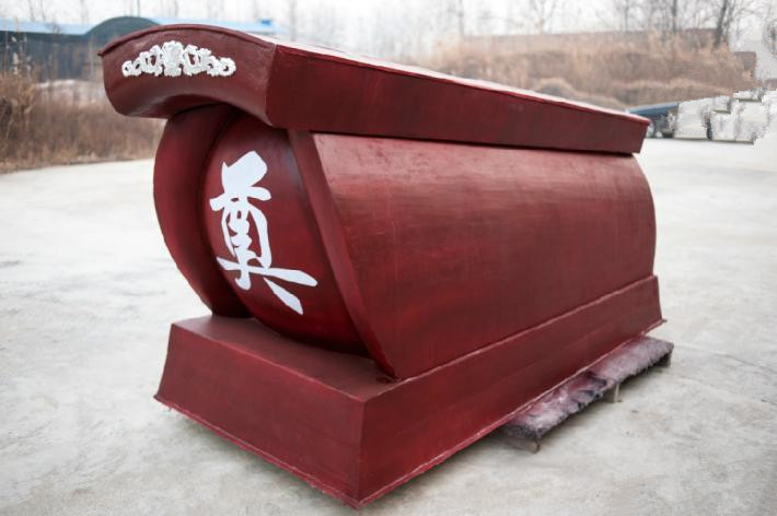 老狗父亲葬礼原视频,老人去世狗狗守棺材旁三天后去世