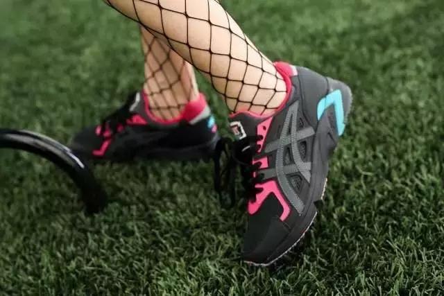 这双球鞋帅得有点过分，难怪去时装周的人都在穿