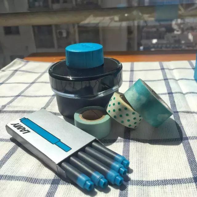 lamy限量版有哪些颜色,lamy钢笔古铜色跟橙色对比