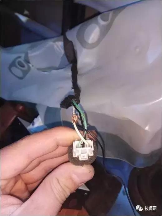 别克凯越遥控门锁没反应,别克凯越遥控门锁模块不通讯