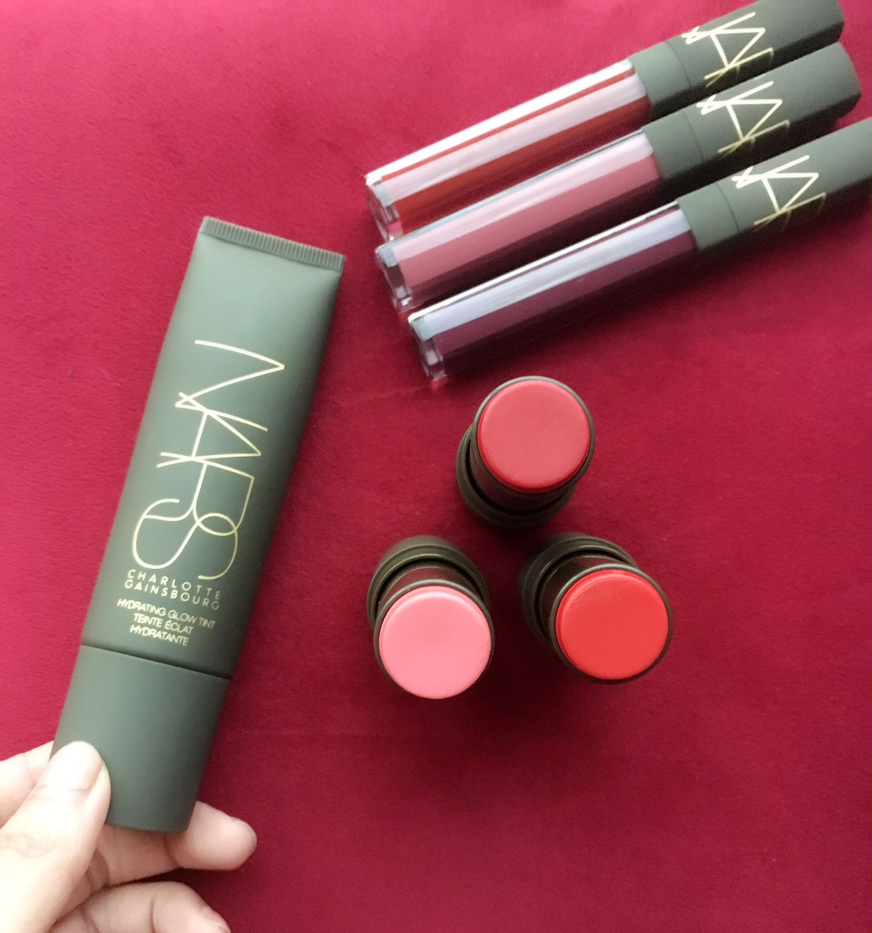 五月即将上市NARS新品赏析，一搽它们的唇膏就变法国少女