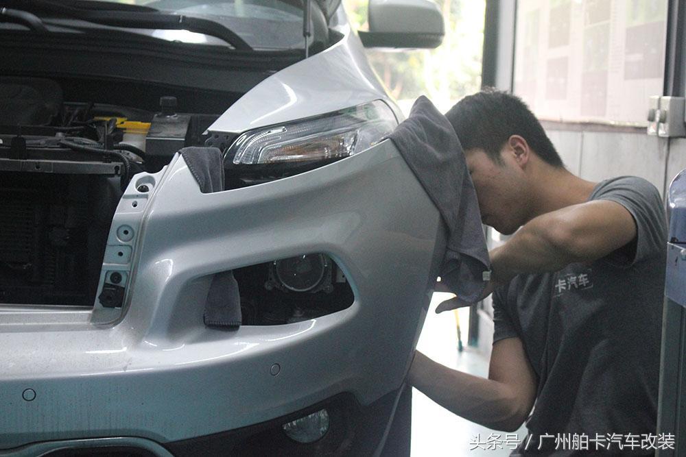 吉普自由光大灯改装,jeep自由光改装海拉5透镜