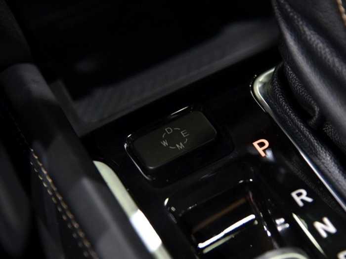 广汽传祺gs7新款19款,中大型suv广汽传祺