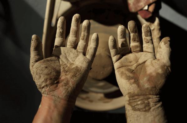 头号陶贩:从地摊卖烟灰缸到台湾80%的茶人茶馆都用他做的茶器