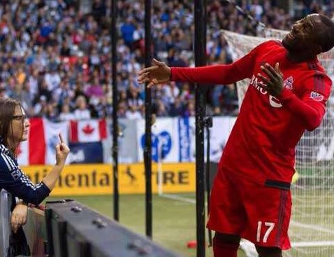 体育场上的搞笑瞬间合集,体育赛场上的爆笑瞬间