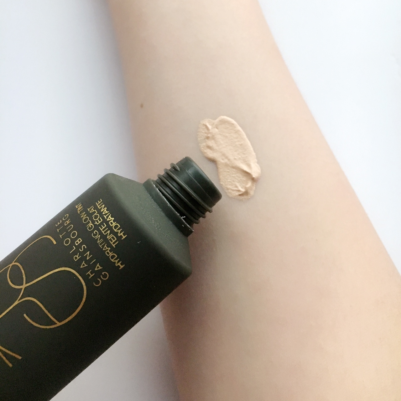 五月即将上市NARS新品赏析，一搽它们的唇膏就变法国少女