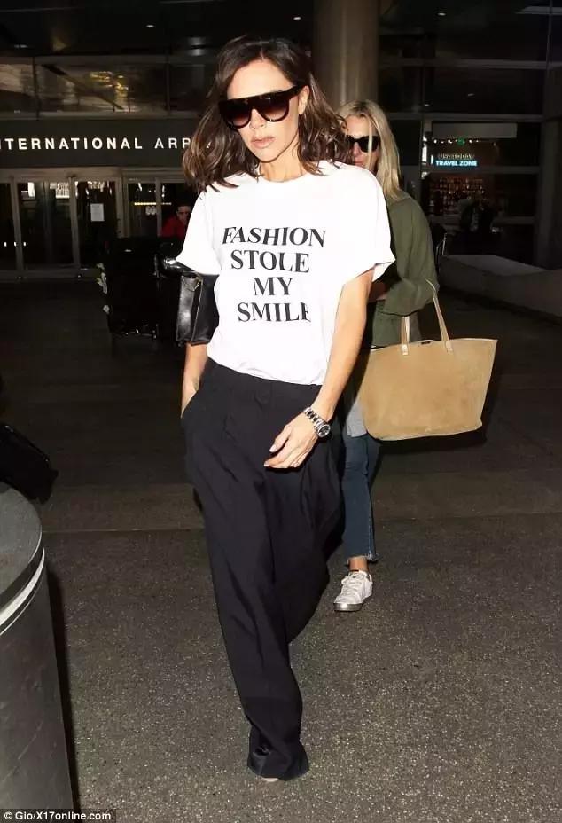 今年t恤怎么穿好看炸了,今年时髦宽松t恤