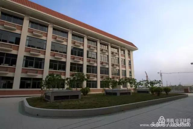 汕头金中学校的环境,汕头金中海湾校区环境
