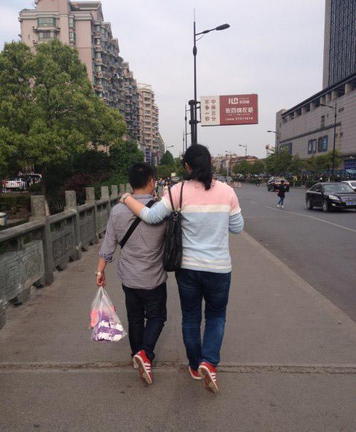 大爷很有钱,大爷一看就很有钱