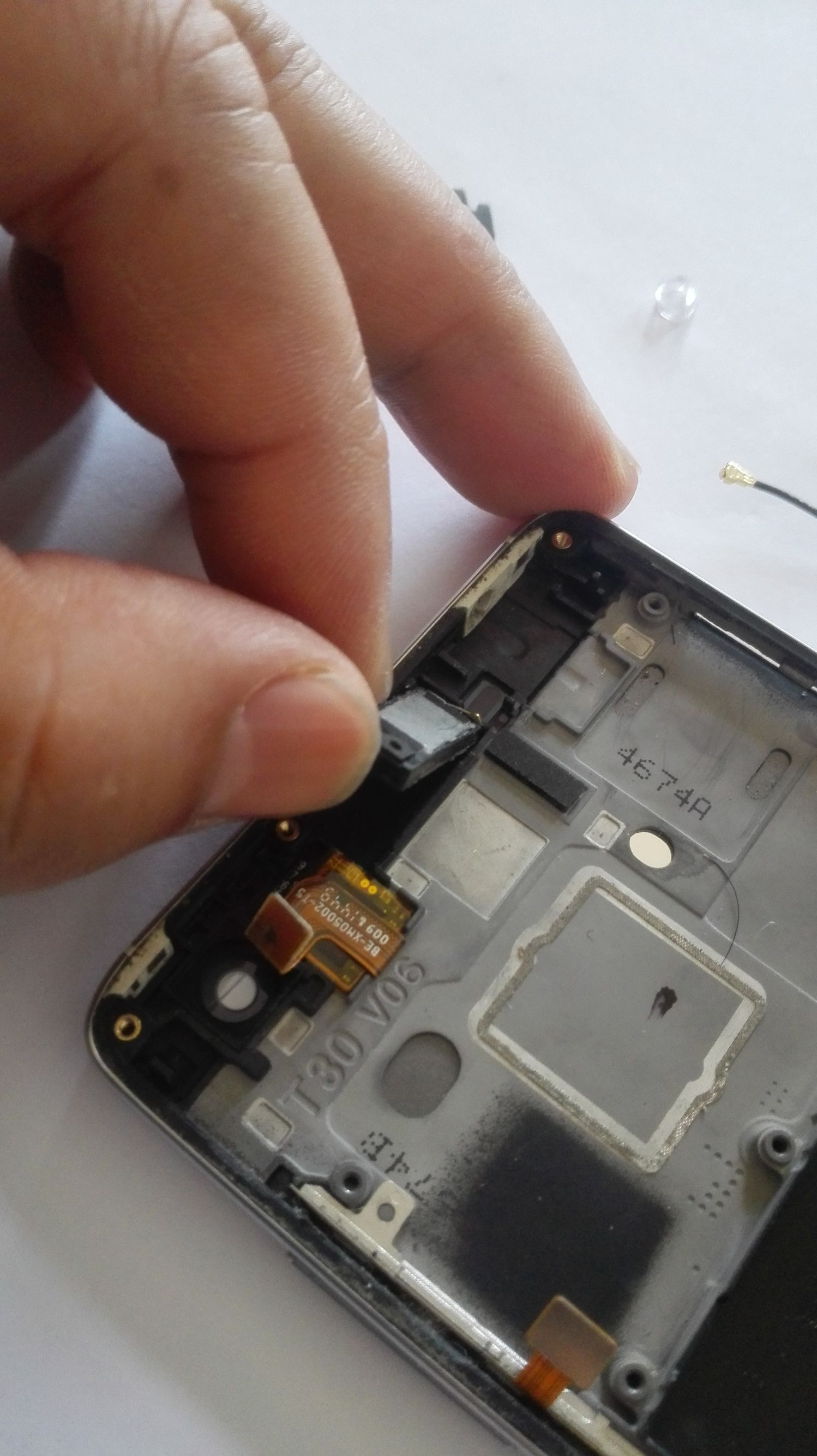 小米10外屏裂了,小米11ultra屏裂了能免费换新吗