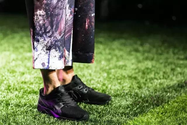 这双球鞋帅得有点过分，难怪去时装周的人都在穿