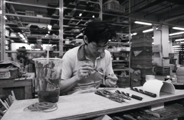 头号陶贩:从地摊卖烟灰缸到台湾80%的茶人茶馆都用他做的茶器