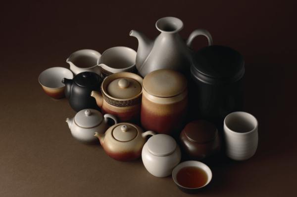 头号陶贩:从地摊卖烟灰缸到台湾80%的茶人茶馆都用他做的茶器