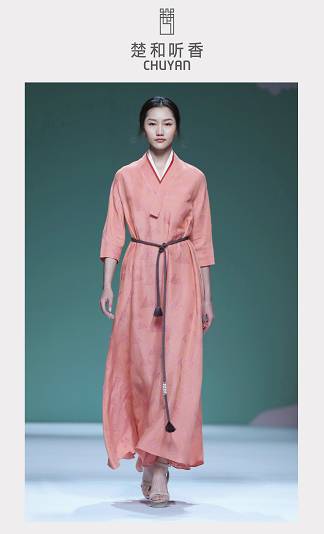 杨丽萍古装照片 (优雅女人杨丽萍)