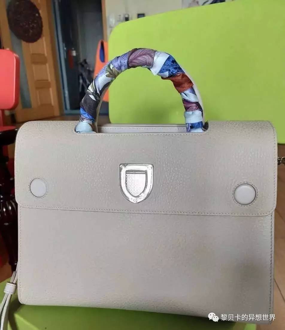 不想出门一出门就烦,不想出去但一出去就很嗨