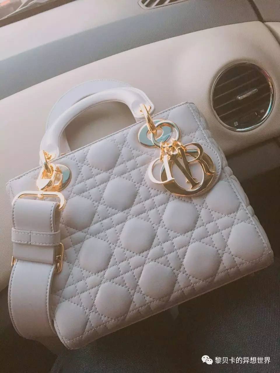 不想出门一出门就烦,不想出去但一出去就很嗨