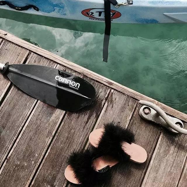 有款很贵却很丑的拖鞋,一双几十块的拖鞋值得买吗