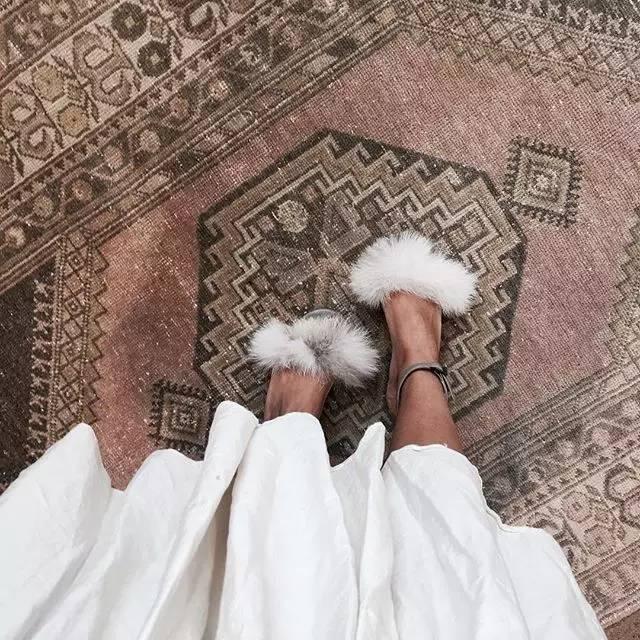 有款很贵却很丑的拖鞋,一双几十块的拖鞋值得买吗