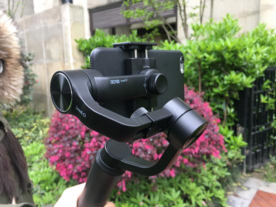 智云SmoothQ三轴稳定器评测：性价比完爆OSMO！