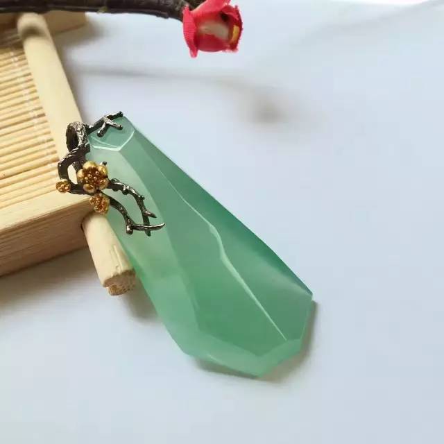 5d硬金和18k金区别,3d硬金是18k金吗