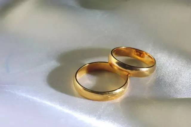 5d硬金和18k金区别,3d硬金是18k金吗