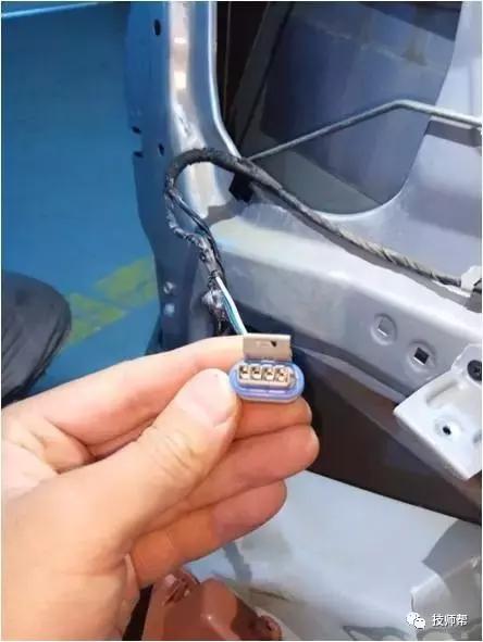 别克凯越遥控门锁没反应,别克凯越遥控门锁模块不通讯