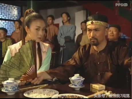 搞笑穿帮：铁齿铜牙纪晓岚中的王爷您抽的烟这么好，皇上知道吗？