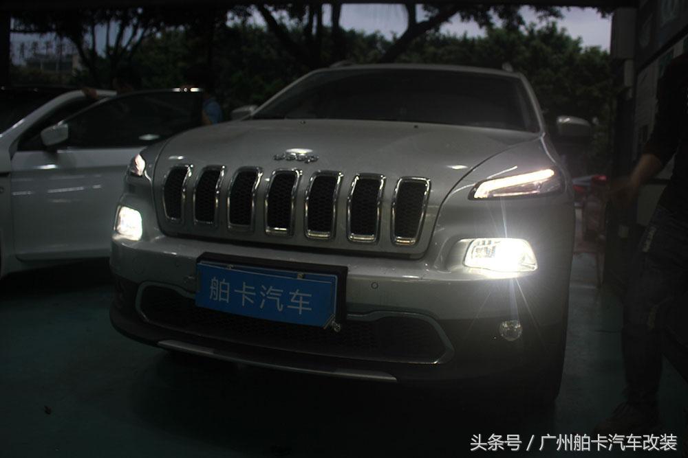 吉普自由光大灯改装,jeep自由光改装海拉5透镜