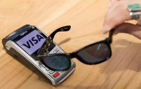 太阳眼镜支付、虎口植入员工证？歪果仁会玩系列