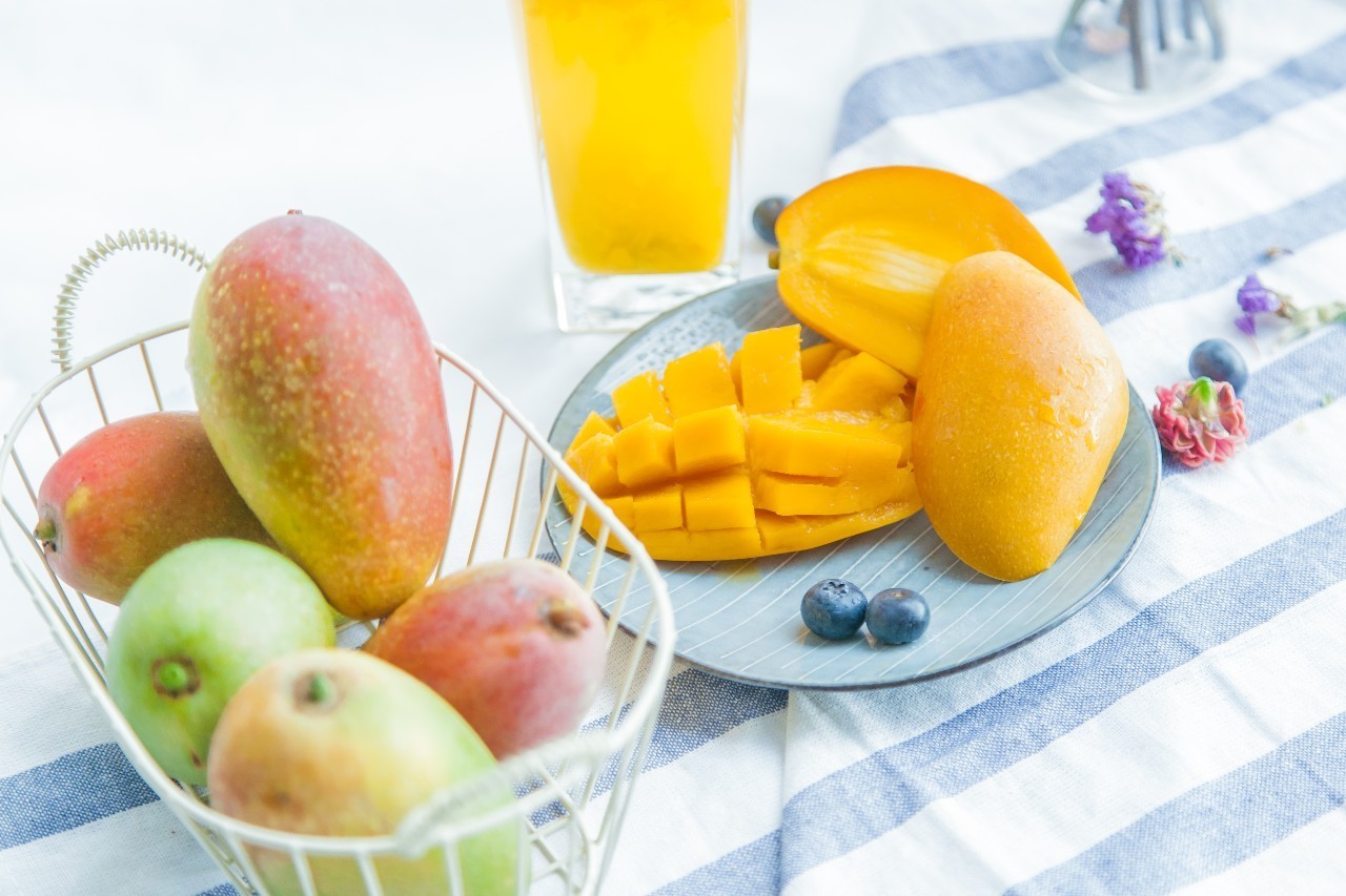 贵妃芒是酸芒果吗,芒果好吃还是贵妃芒