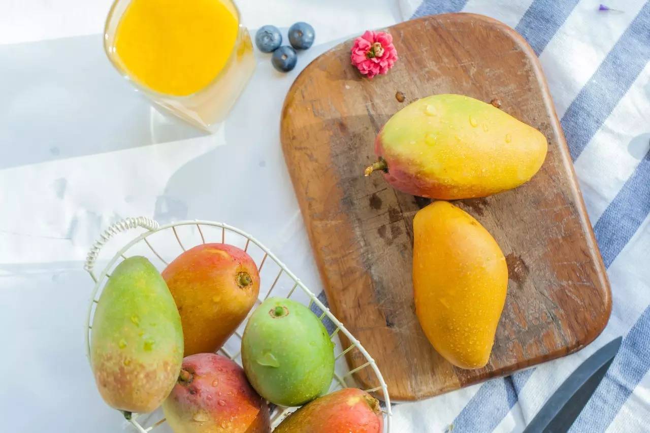 贵妃芒是酸芒果吗,芒果好吃还是贵妃芒