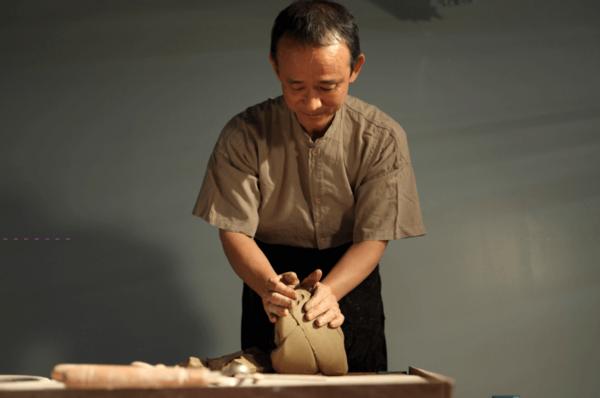 头号陶贩:从地摊卖烟灰缸到台湾80%的茶人茶馆都用他做的茶器