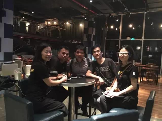 创客「学院派」VS街头「实战派」