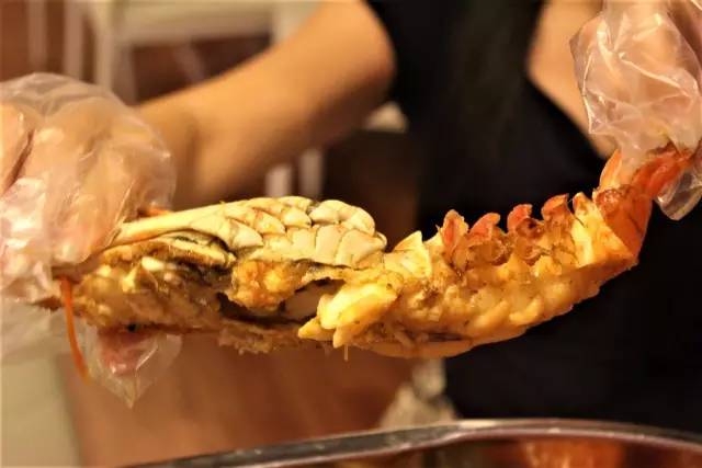 马来西亚海鲜大咖,在新加坡吃过最大的海鲜大咖