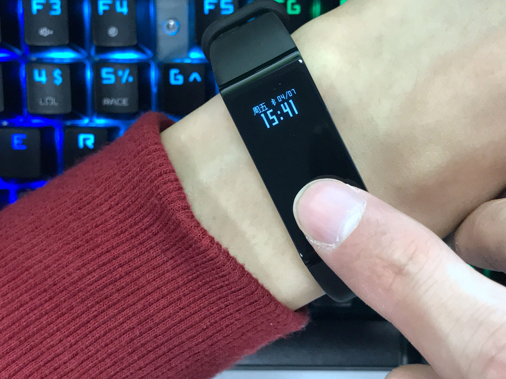 拉卡拉手环,拉卡拉智能手环使用