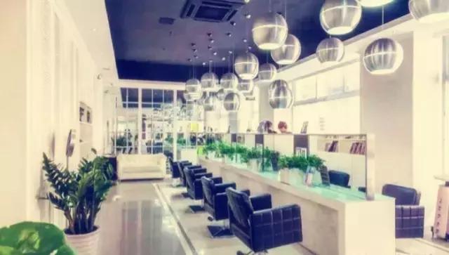 一济南姑娘，自从换了这个发型，前男友就约她吃饭了！