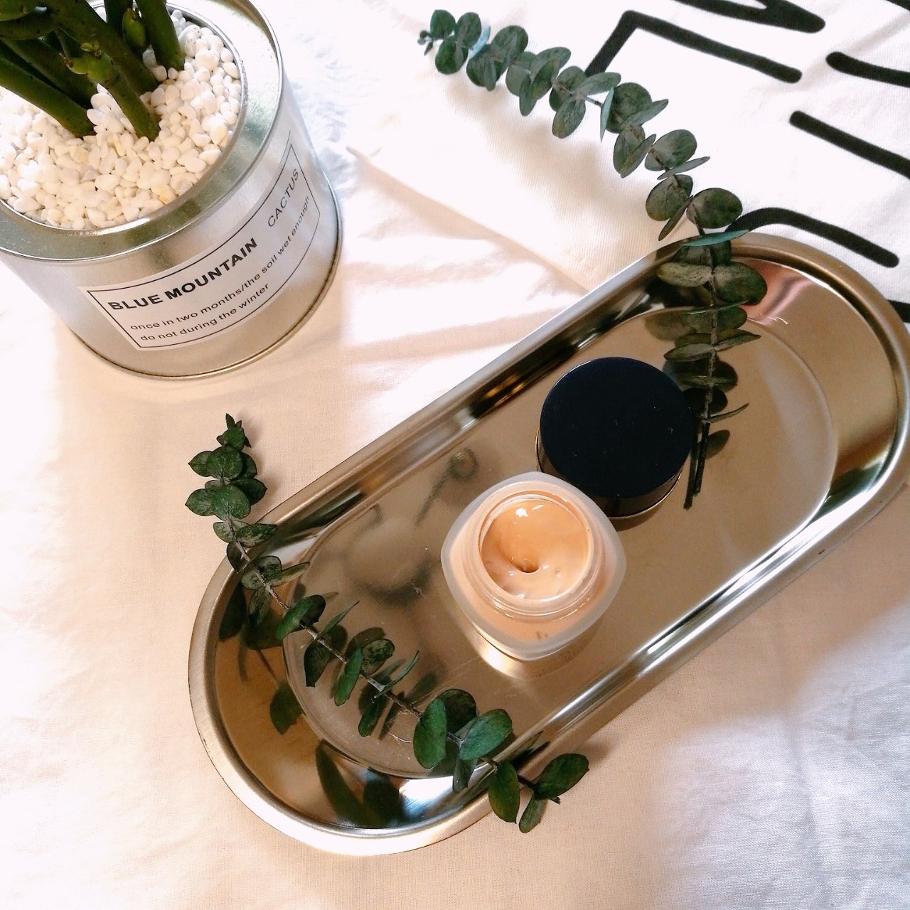 脸上有痘痘怎么化无瑕底妆,痘痘肌底妆不卡粉技巧