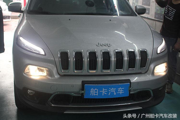 吉普自由光大灯改装,jeep自由光改装海拉5透镜