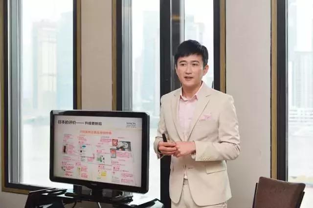 不能不看的独家访谈和美容资讯来啦!