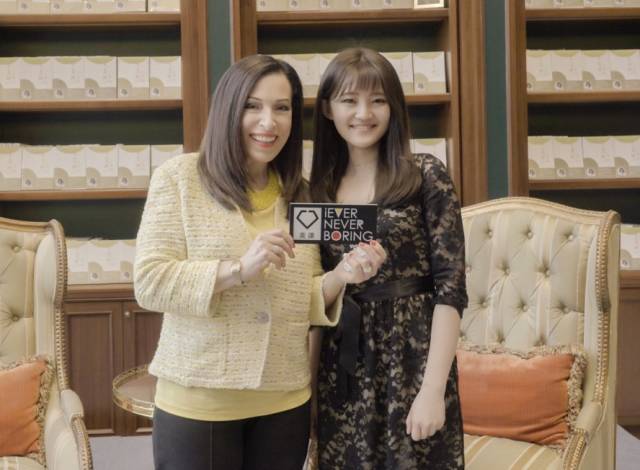 不能不看的独家访谈和美容资讯来啦!