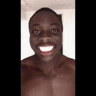 女朋友欠我500块钱,女朋友欠了三十万我该咋办