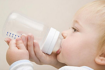 宝宝不爱喝水怎么办妈妈一招搞定,宝宝不爱喝水6招教你搞定