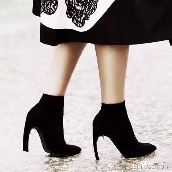 一双鞋,火过大牌包