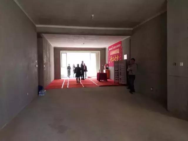 看楼王的风采,星河盛世三百多平开工大吉