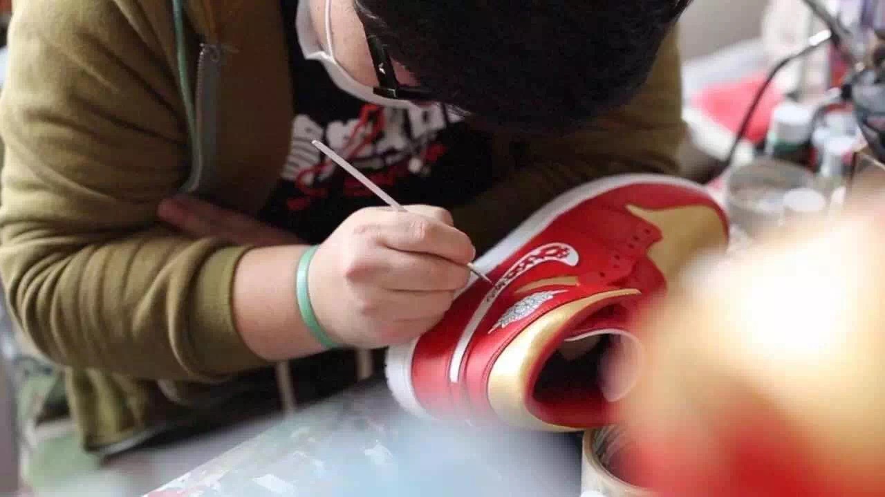 都说了没有Supreme×Yeezy这回事,你们为什么还要买