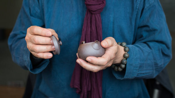 头号陶贩:从地摊卖烟灰缸到台湾80%的茶人茶馆都用他做的茶器