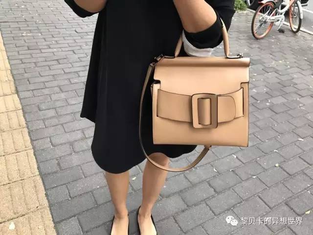 不想出门一出门就烦,不想出去但一出去就很嗨